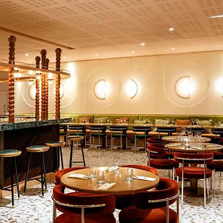 Hotell Crowne Plaza - Cite Internationale 4*
