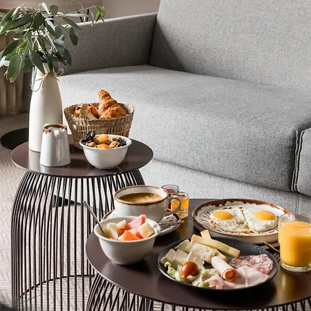 Crowne Plaza - Cite Internationale Hotell 4*