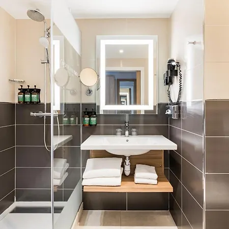 Crowne Plaza - Cite Internationale Hotell