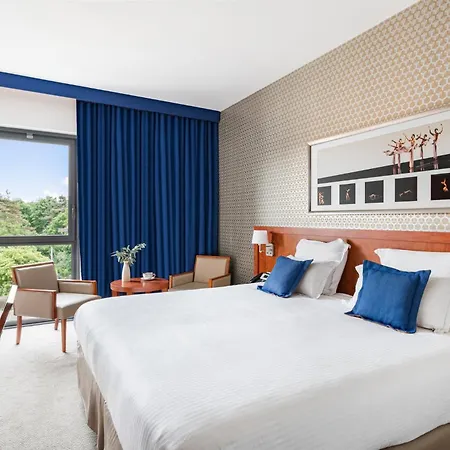 Crowne Plaza - Cite Internationale Hotell 4*