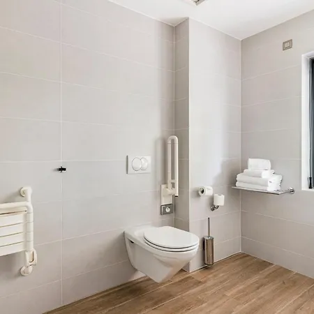 Hotell Crowne Plaza - Cite Internationale 4*