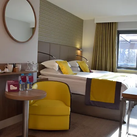 Crowne Plaza - Cite Internationale Szálloda 4*