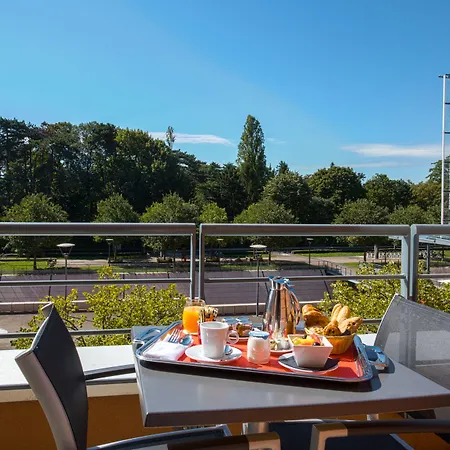 Crowne Plaza - Cite Internationale 4*