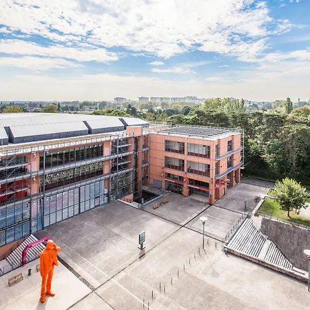 酒店 Crowne Plaza - Cite Internationale 4*