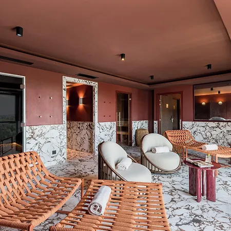 Crowne Plaza - Cite Internationale Szálloda