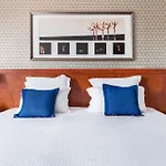 Crowne Plaza - Cite Internationale 4*