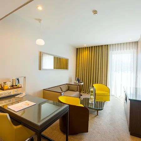 Crowne Plaza - Cite Internationale 4*