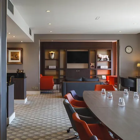 Crowne Plaza - Cite Internationale 4*