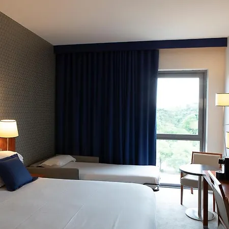 Crowne Plaza - Cite Internationale Hotel