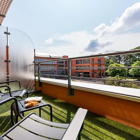 Crowne Plaza - Cite Internationale Hotel 4*