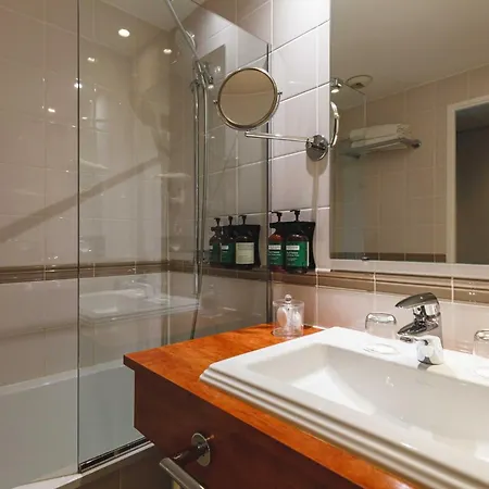 Crowne Plaza - Cite Internationale Hotel