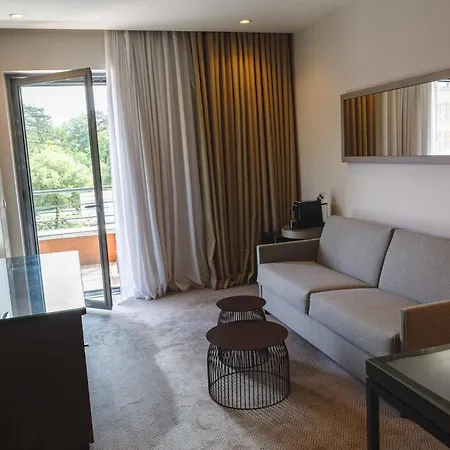 Crowne Plaza - Cite Internationale 4*