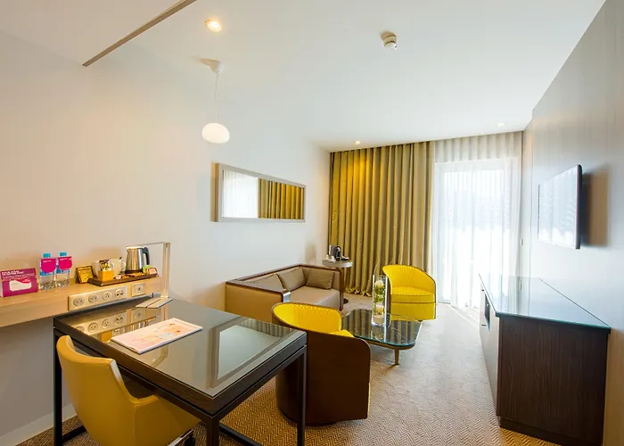 Crowne Plaza - Cite Internationale 4*