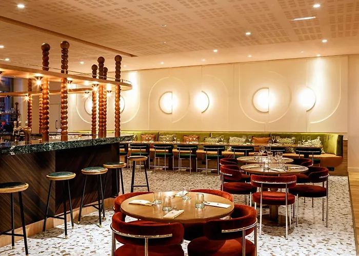 מלון Crowne Plaza - Cite Internationale 4*