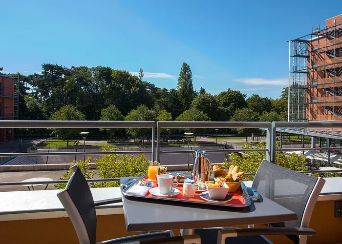 Crowne Plaza - Cite Internationale 4*