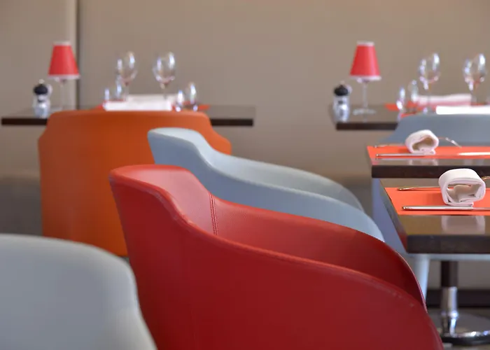 מלון Crowne Plaza - Cite Internationale 4*