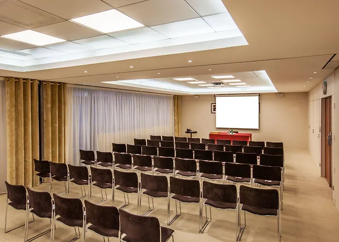 מלון Crowne Plaza - Cite Internationale