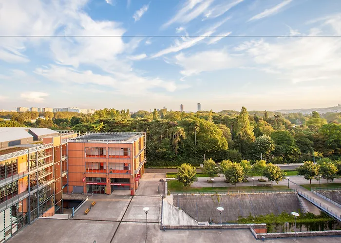 Crowne Plaza - Cite Internationale Hotel 4*