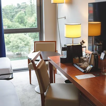 Crowne Plaza - Cite Internationale Otel