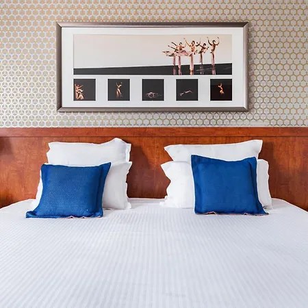 Crowne Plaza - Cite Internationale 4*