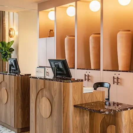 Crowne Plaza - Cite Internationale Hotel